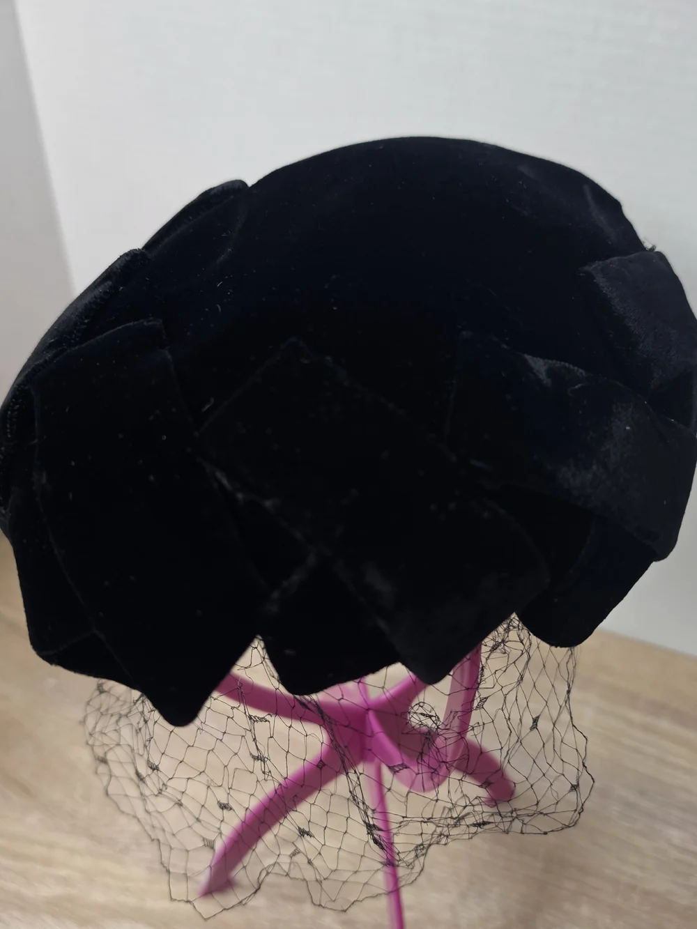 Vintage Ranleigh Fascinator Hat Black Velvet w/ Netting Size 22 Kentucky Derby